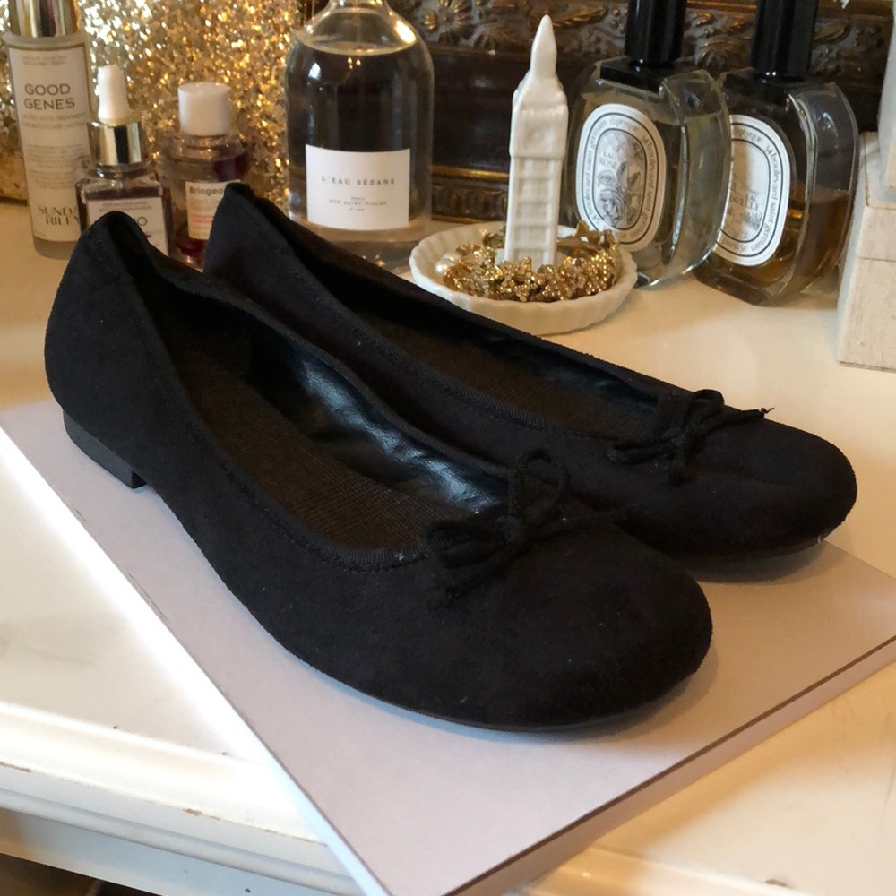 Gap faux suede flats!